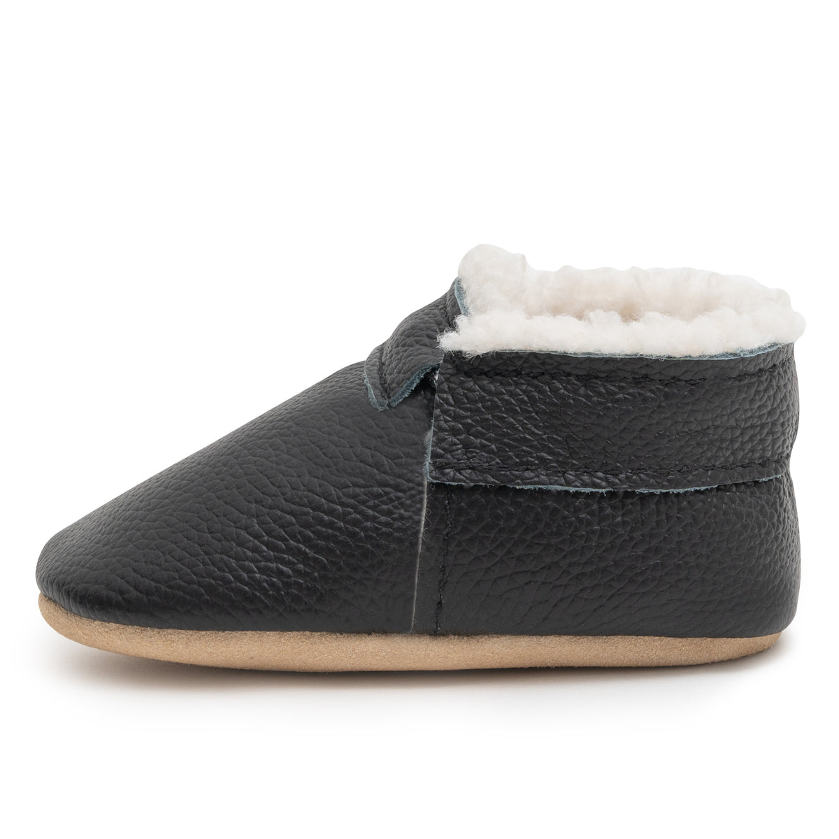 Fringeless Black and Tan Sherpa Moccasins